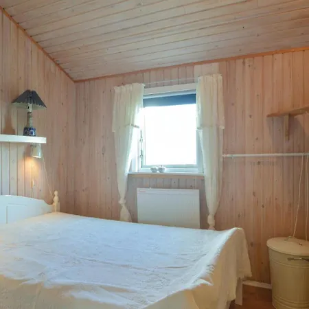 Three-bedroom Holiday In Feriehus