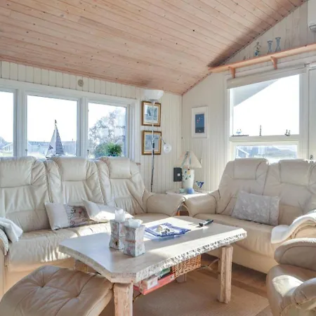 Feriehus Three-bedroom Holiday In *