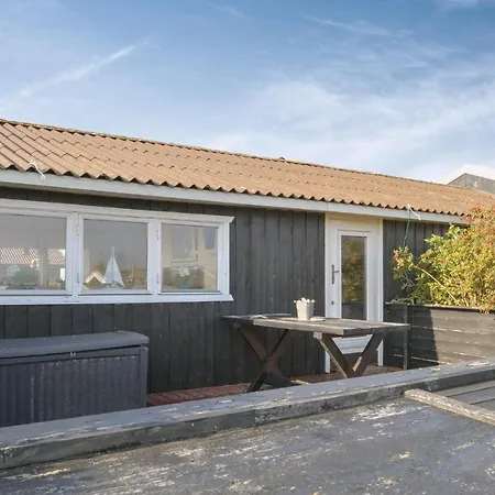 Three-bedroom Holiday In * Hjørring