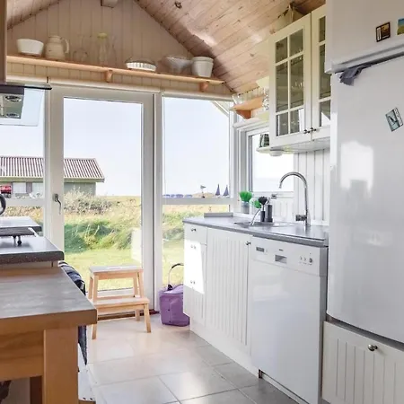 Feriehus Three-bedroom Holiday In *